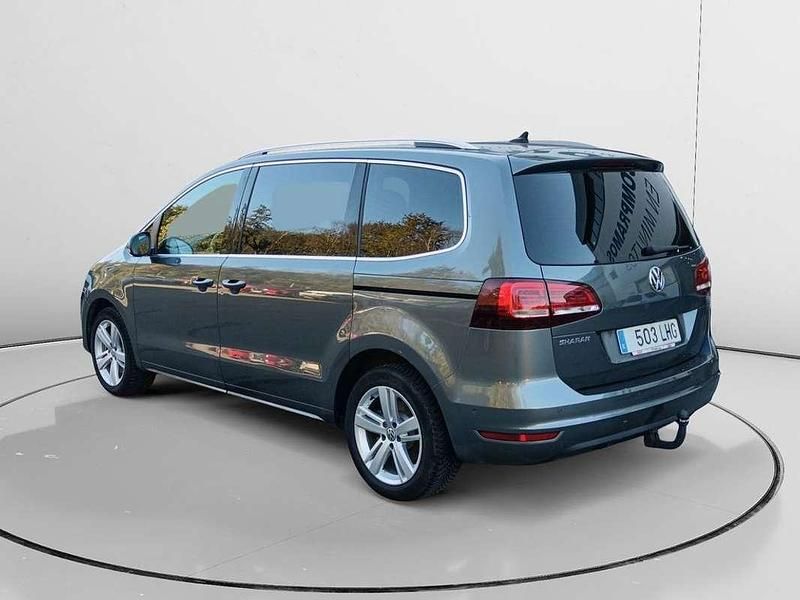 Usado VW Sharan Advance 178 CV (130 kW) 2020 Gris Monovolumen