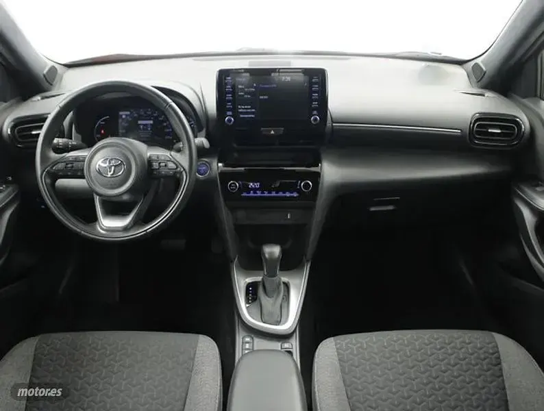 Usado Toyota Yaris Cross Active 116 CV (85 kW) 2022 Rojo SUV
