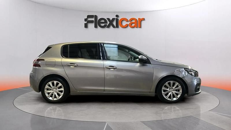 Usado Peugeot 308 Style 131 CV (96 kW) 2020 Gris Utilitario