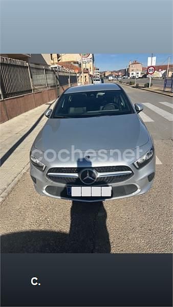 Gris / plata Usado 2023 Mercedes A200 Berlina | 28.900 € (Precio justo) - Imagen 1/3