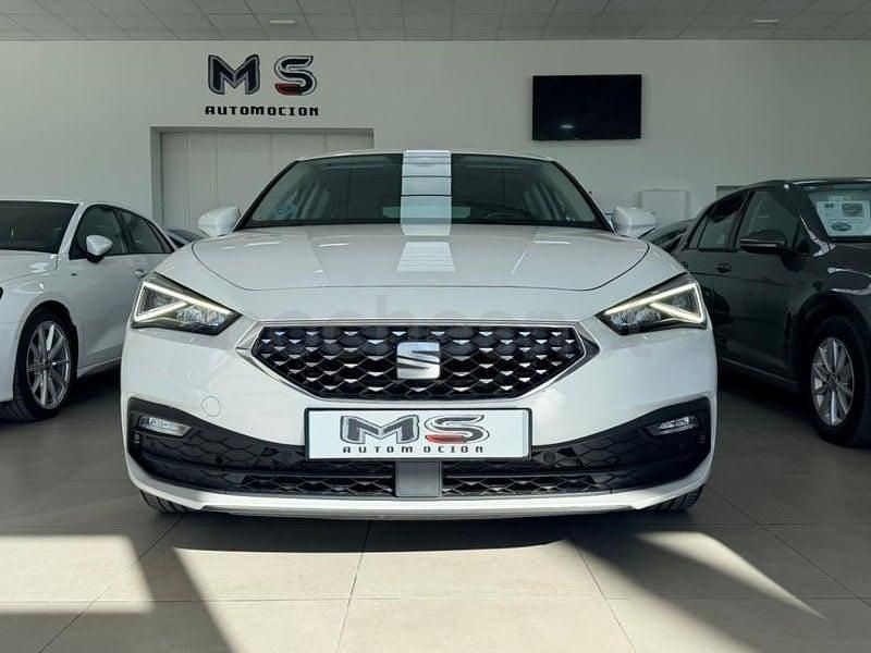 Usado Seat Leon XCELLENCE 150 CV (110 kW) 2021 Blanco Berlina