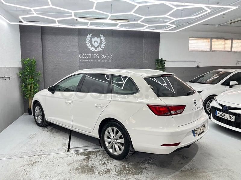 Usado Seat Leon Style 130 CV (95 kW) 2020 Blanco Familiar