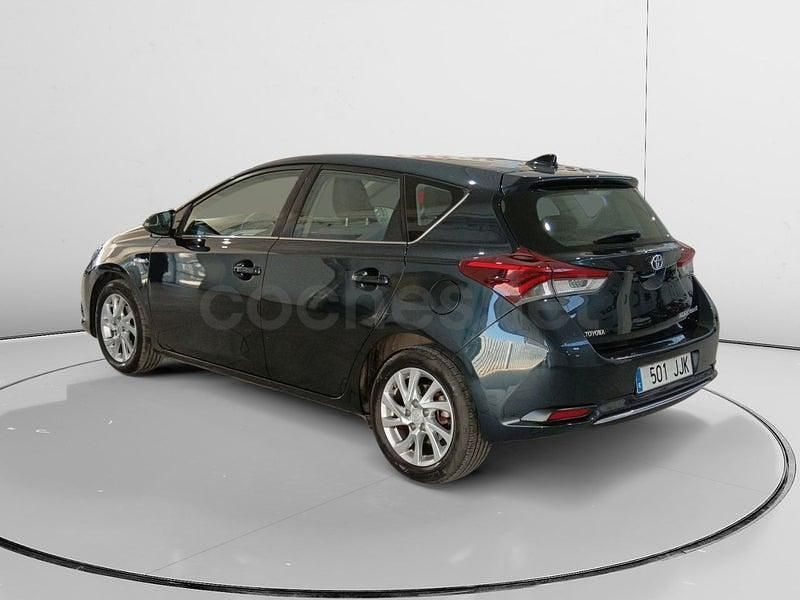 Usado Toyota Auris Hybrid 136 CV (100 kW) 2015 Azul Berlina
