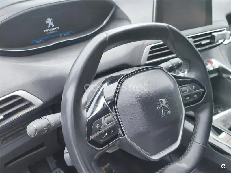 Usado Peugeot 3008 Allure 130 CV (95 kW) 2018 Azul SUV