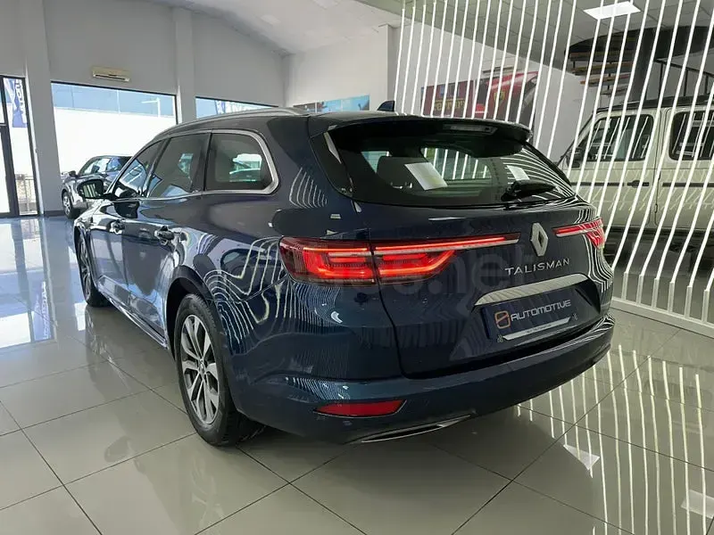 Usado Renault Talisman Business 120 CV (88 kW) 2021 Azul Familiar