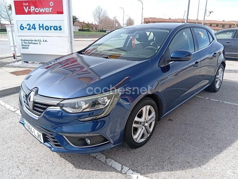 Usado Renault Mégane IV Intens 130 CV (95 kW) 2016 Azul Berlina