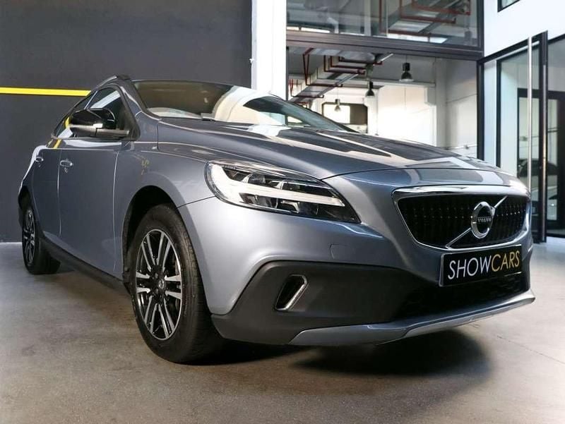 Usado Volvo V40 120 CV (88 kW) 2019 Azul SUV