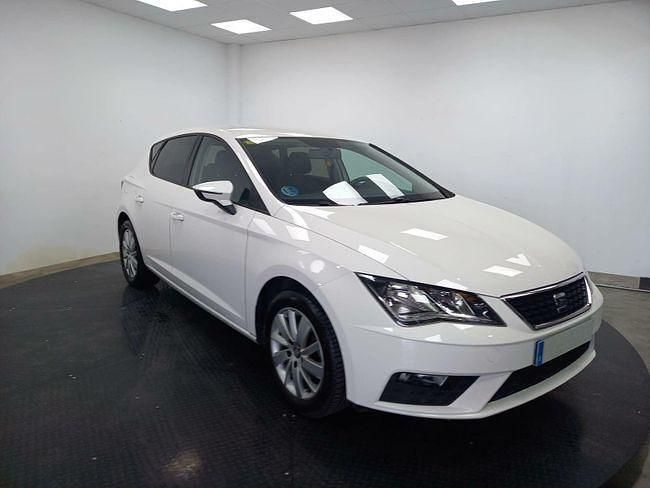 Usado Seat Leon Reference 111 CV (81 kW) 2018 Blanco Berlina