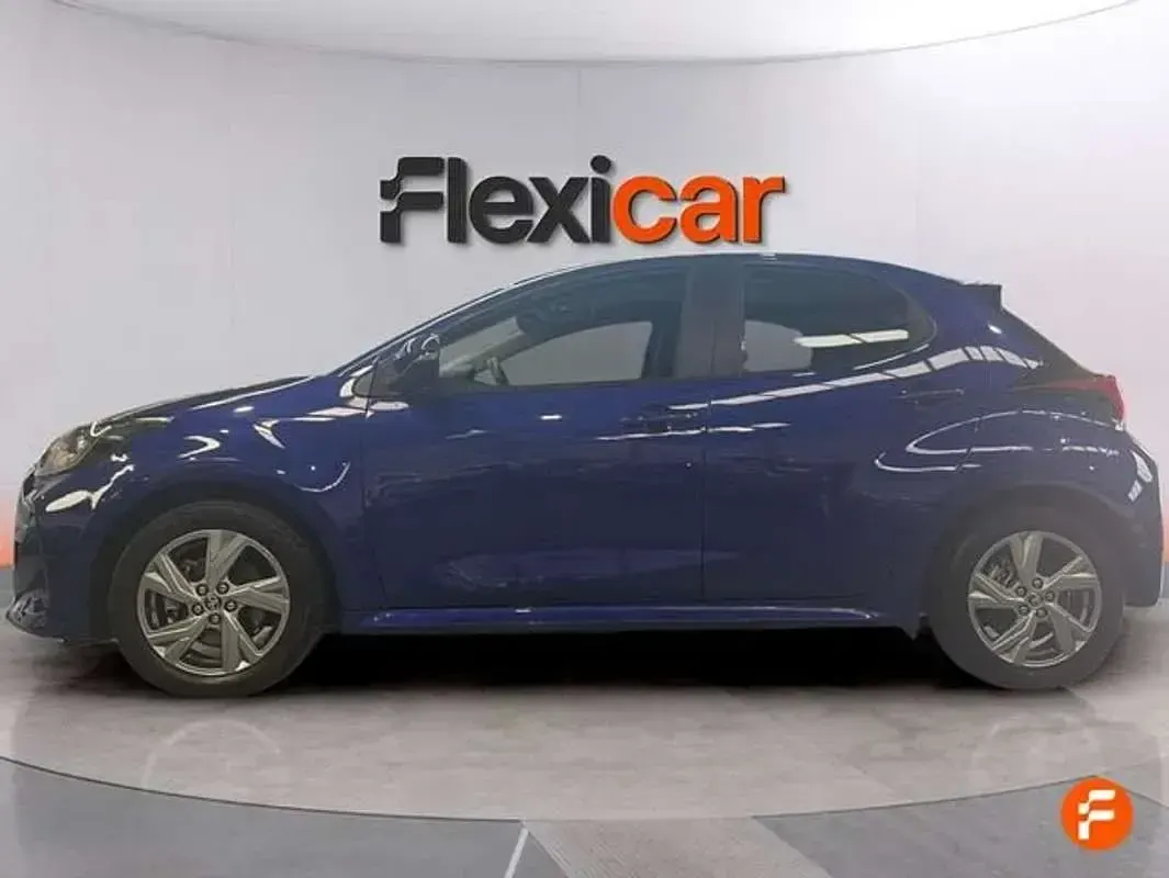 Usado Toyota Yaris Active 116 CV (85 kW) 2025 Azul Utilitario