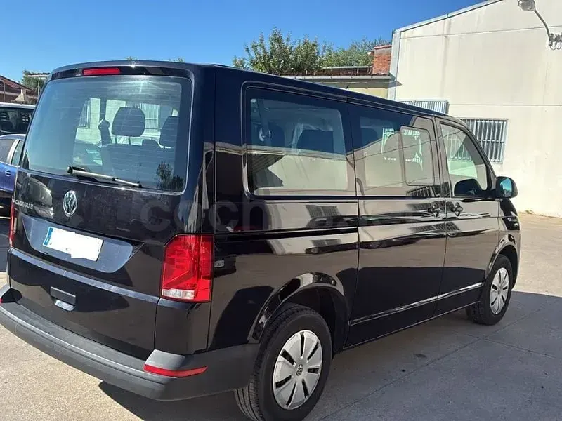 Usado VW Caravelle 150 CV (110 kW) 2024 Negro Van