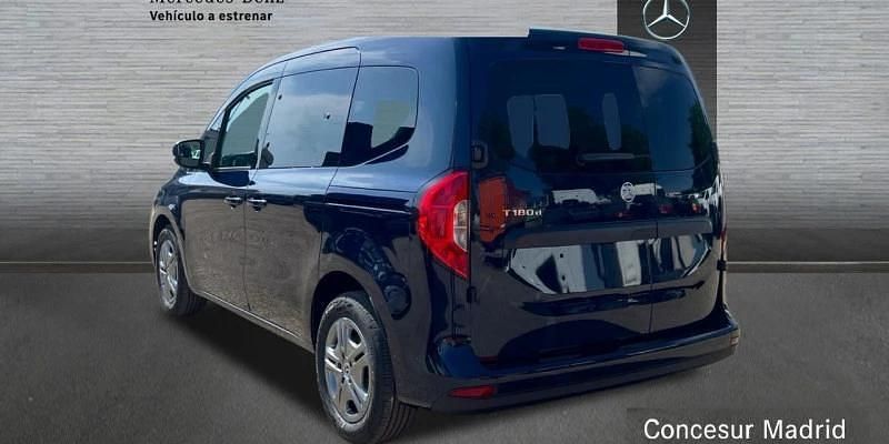Nuevo Mercedes T180 116 CV (85 kW) 2025 Azul Monovolumen