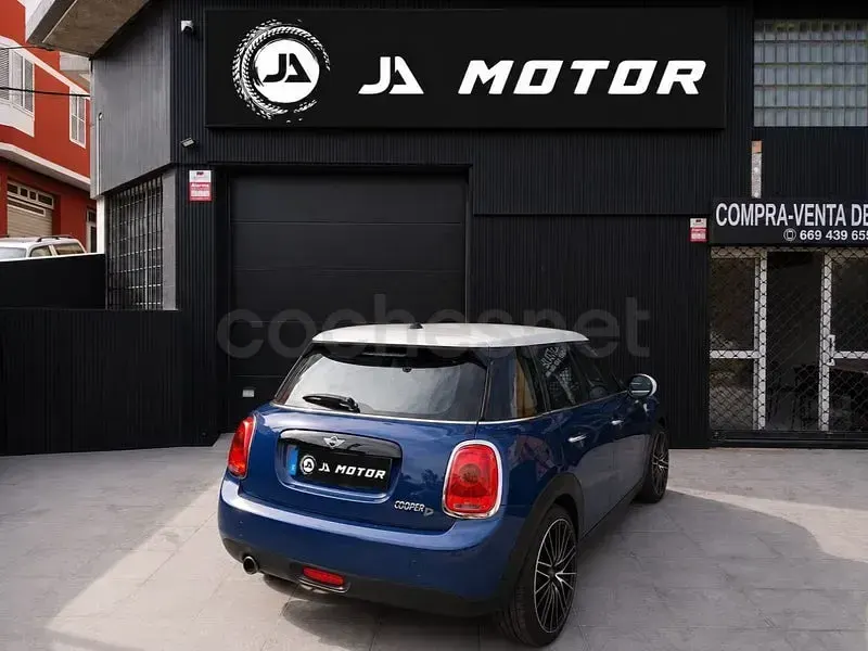 Usado Mini Cooper D 116 CV (85 kW) 2018 Azul Utilitario