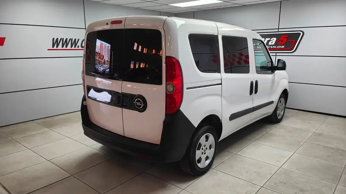 Usado Opel Combo 95 CV (69 kW) 2018 Blanco Monovolumen