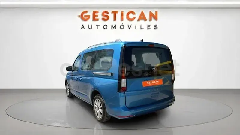 Usado VW Caddy 102 CV (75 kW) 2022 Azul Monovolumen