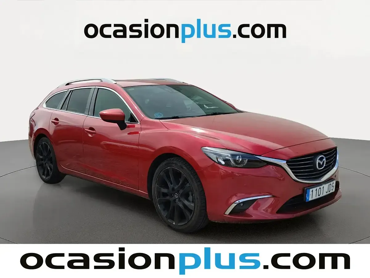 Usado Mazda 3 Luxury 150 CV (110 kW) 2015 Rojo Familiar