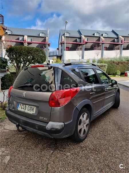 Usado Peugeot 207 Outdoor Outdoor 110 CV (80 kW) 2008 Gris / plata Familiar