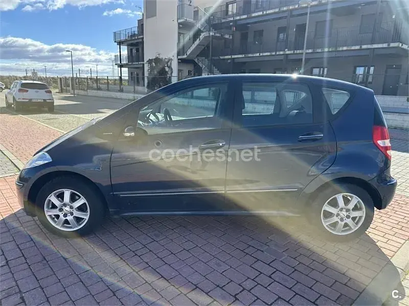 Usado Mercedes A170 Avantgarde 116 CV (85 kW) 2006 Azul Monovolumen