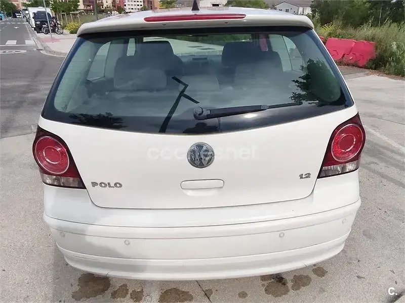 Begagnad VW Polo United 60 HK (44 kW) 2008 Vit Halvkombi