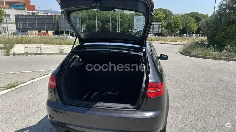 Usado Audi A3 Attraction 105 CV (77 kW) 2012 Negro Utilitario