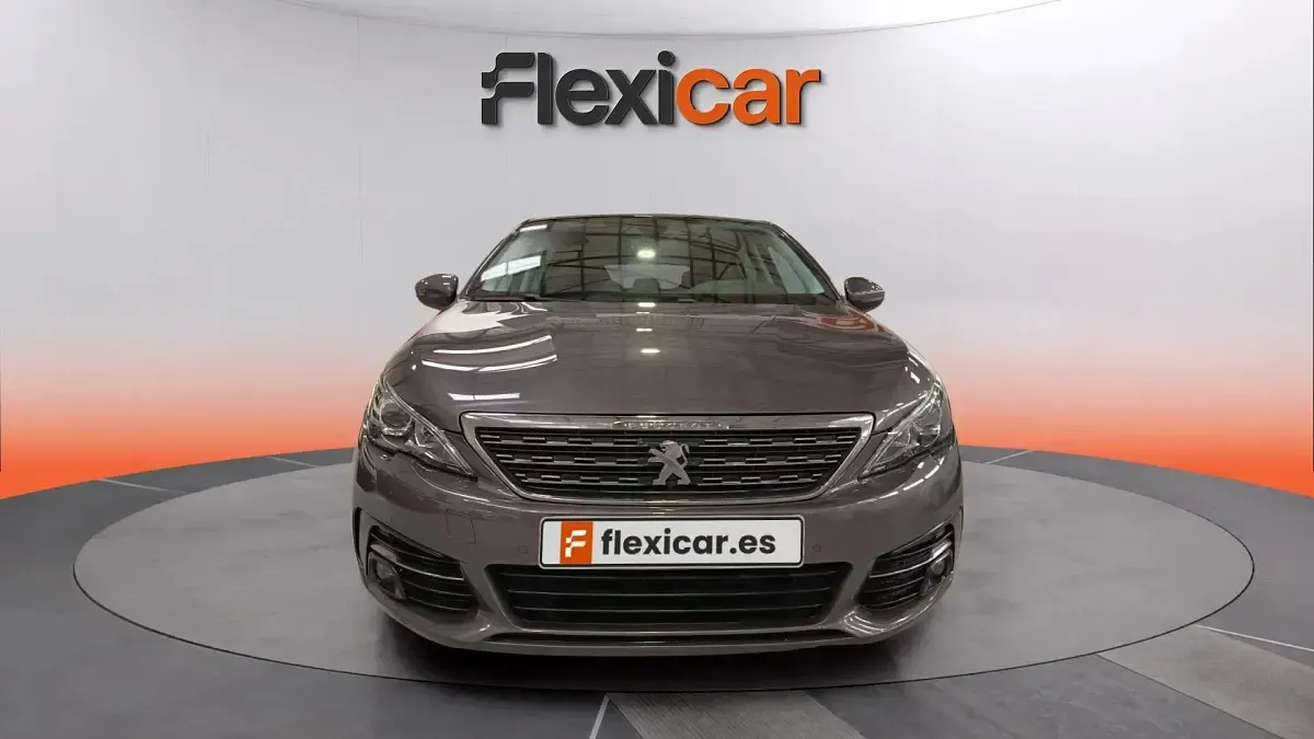 Usado Peugeot 308 Allure 131 CV (96 kW) 2019 Gris Utilitario