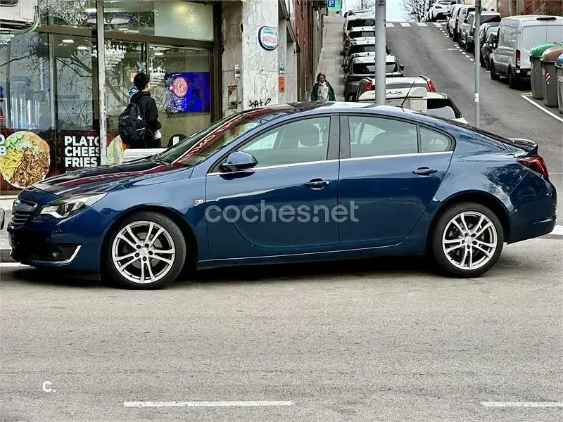 Usado Opel Insignia Expression 120 CV (88 kW) 2014 Azul Berlina