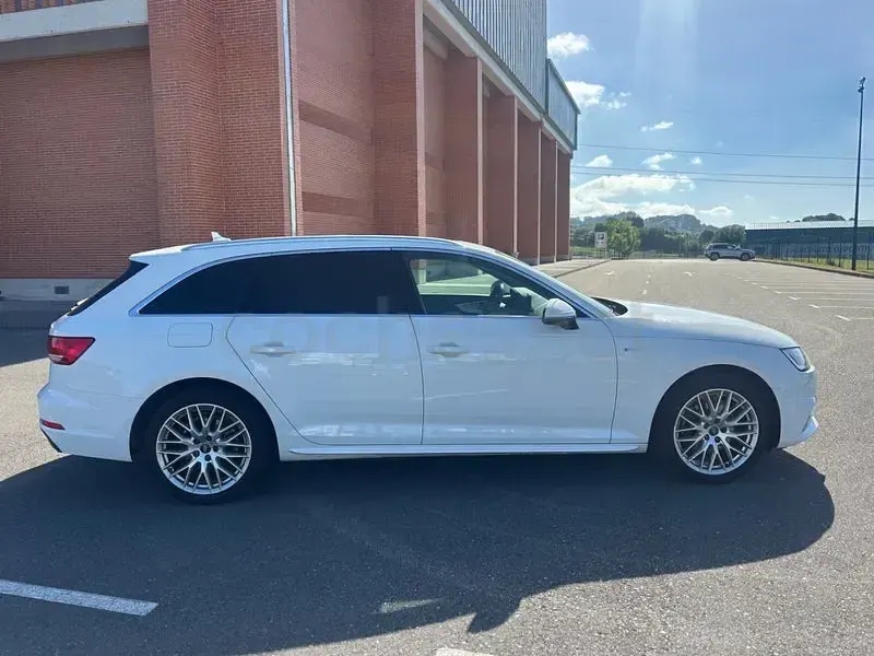 Usado Audi A4 S-Line 150 CV (110 kW) 2018 Blanco Familiar