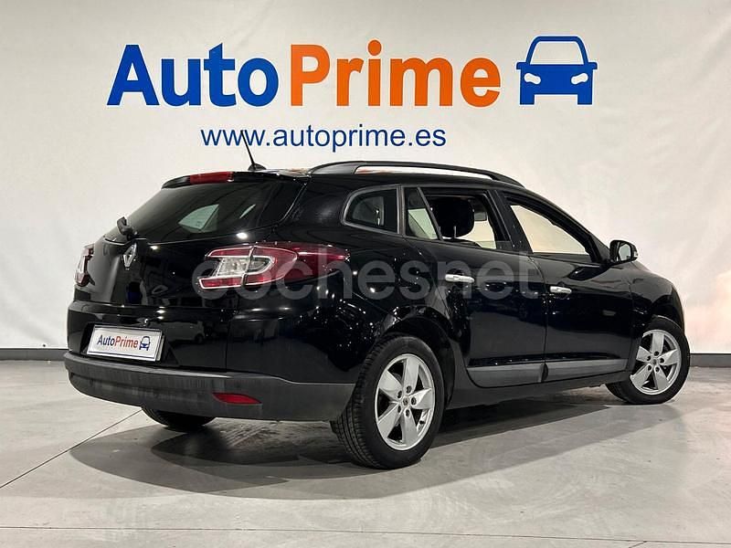Usado Renault Mégane GrandTour Dynamique 110 CV (80 kW) 2011 Negro Familiar
