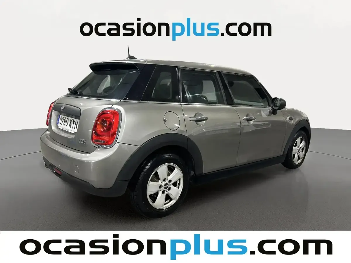 Usado Mini ONE 102 CV (75 kW) 2019 Gris Utilitario