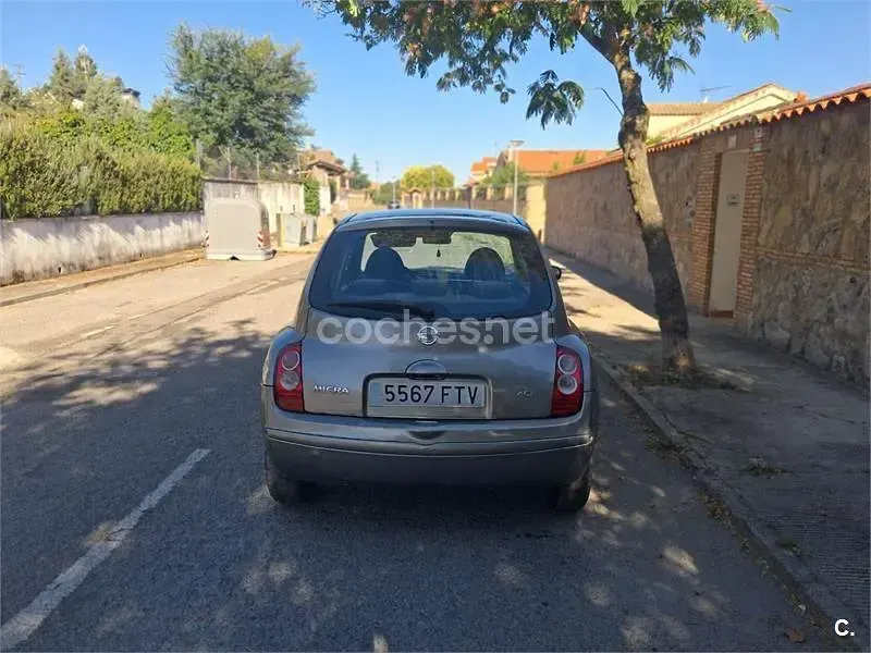 Usado Nissan Micra Tekna 86 CV (63 kW) 2007 Gris / plata Berlina