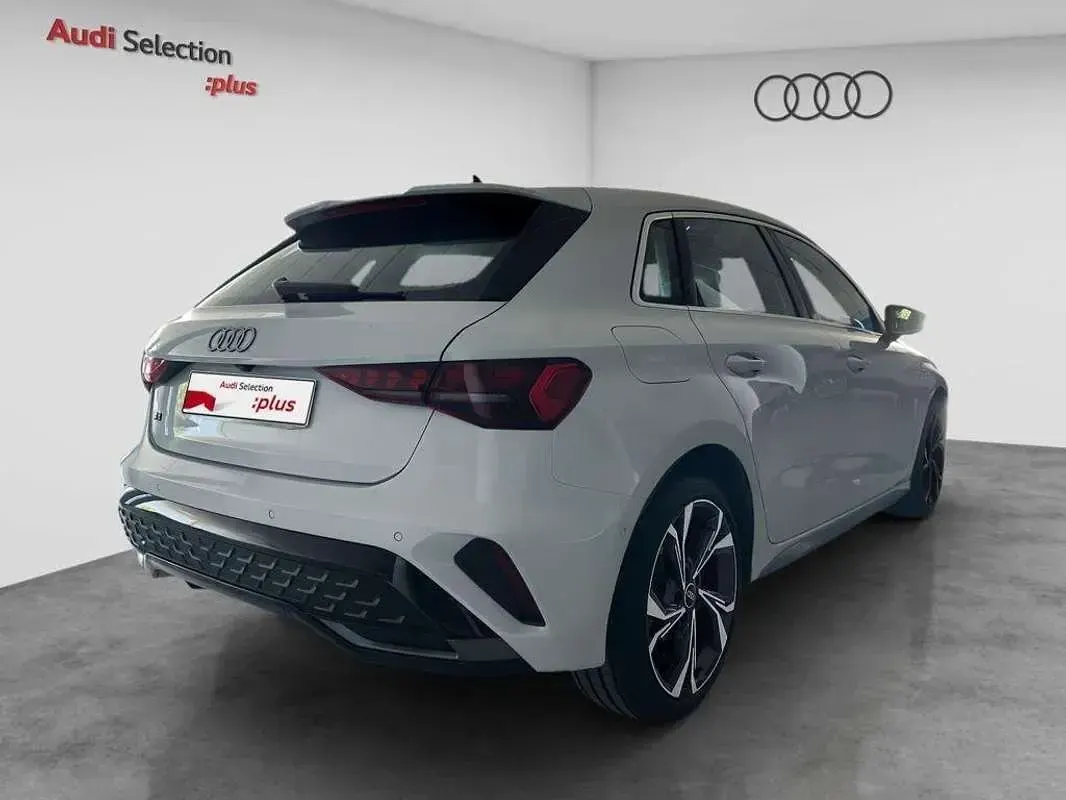 Usado Audi A3 Sportback e-tron S-Line 204 CV (150 kW) 2025 Blanco Utilitario
