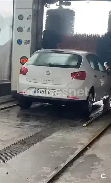 Usado Seat Ibiza Reference 85 CV (62 kW) 2010 Blanco Berlina