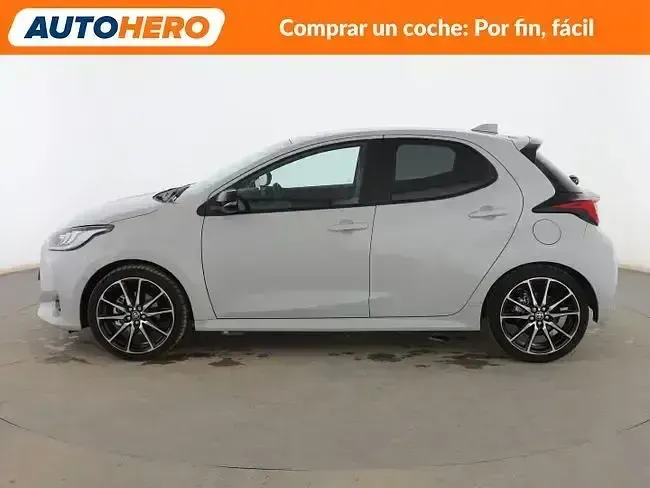 Usado Toyota Yaris Hybrid Sport 131 CV (96 kW) 2024 Gris Berlina
