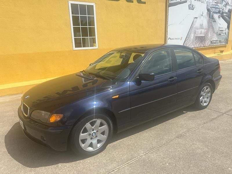 Usado BMW 318 143 CV (105 kW) 2004 Azul marino Berlina
