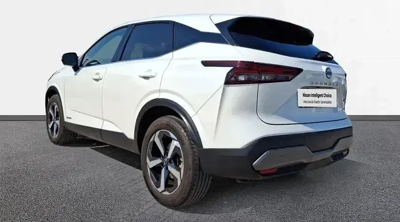 Usado Nissan Qashqai N-Connecta 190 CV (139 kW) 2023 Lunar white (perlada) SUV