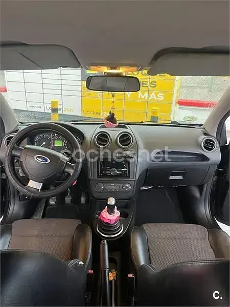 Usado Ford Fiesta Futura 90 CV (66 kW) 2007 Negro Utilitario