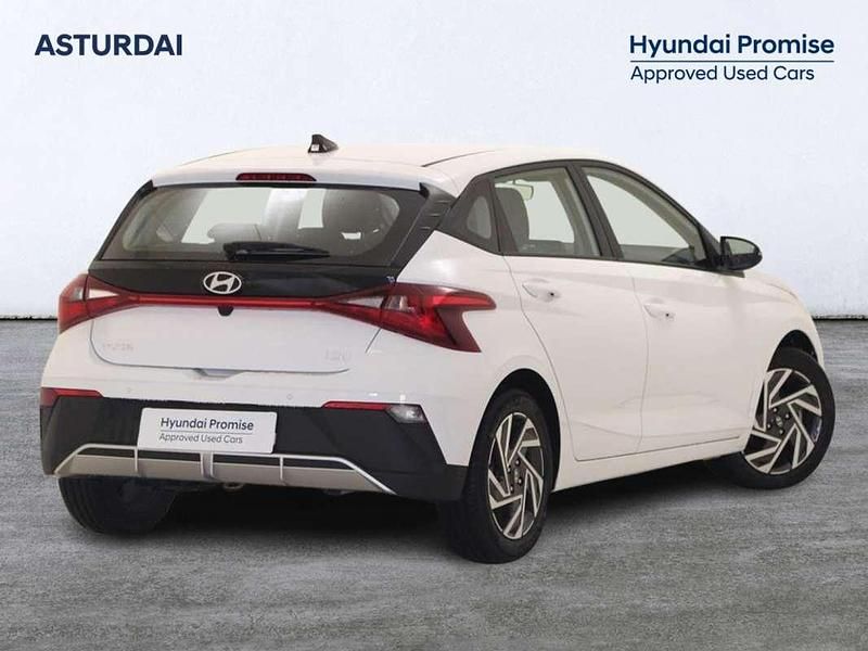 Usado Hyundai i20 101 CV (74 kW) 2025 Blanco Utilitario