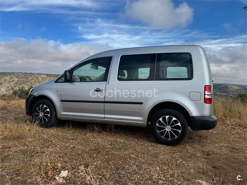 Usado VW Caddy Pro 102 CV (75 kW) 2014 Gris / plata Monovolumen