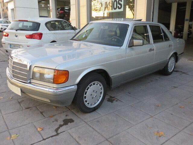 Usado Mercedes E300 188 CV (138 kW) 1989 Plata Berlina