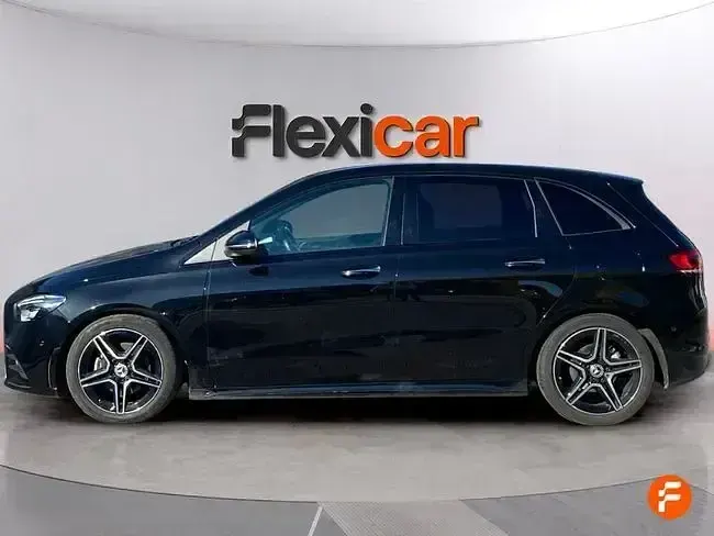 Usado Mercedes B180 116 CV (85 kW) 2022 Negro Utilitario