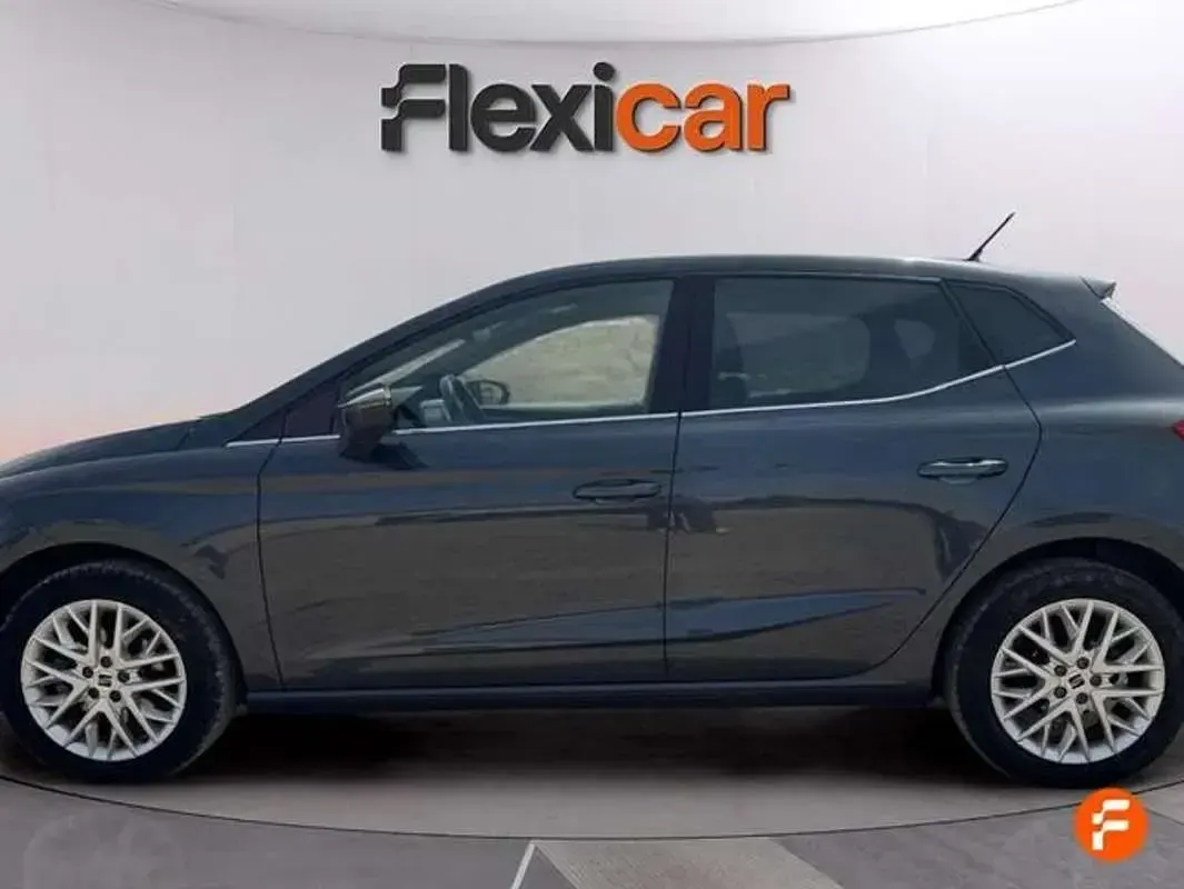 Usado Seat Ibiza XCELLENCE 116 CV (85 kW) 2024 Gris Utilitario