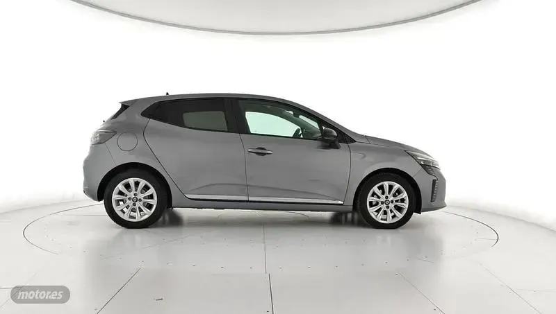 Usado Renault Clio V Evolution 100 CV (73 kW) 2025 Gris Berlina