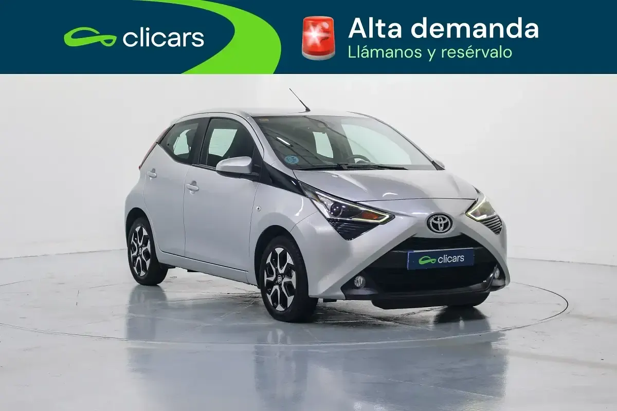 Usado Toyota Aygo X-cite 72 CV (52 kW) 2019 Gris Utilitario