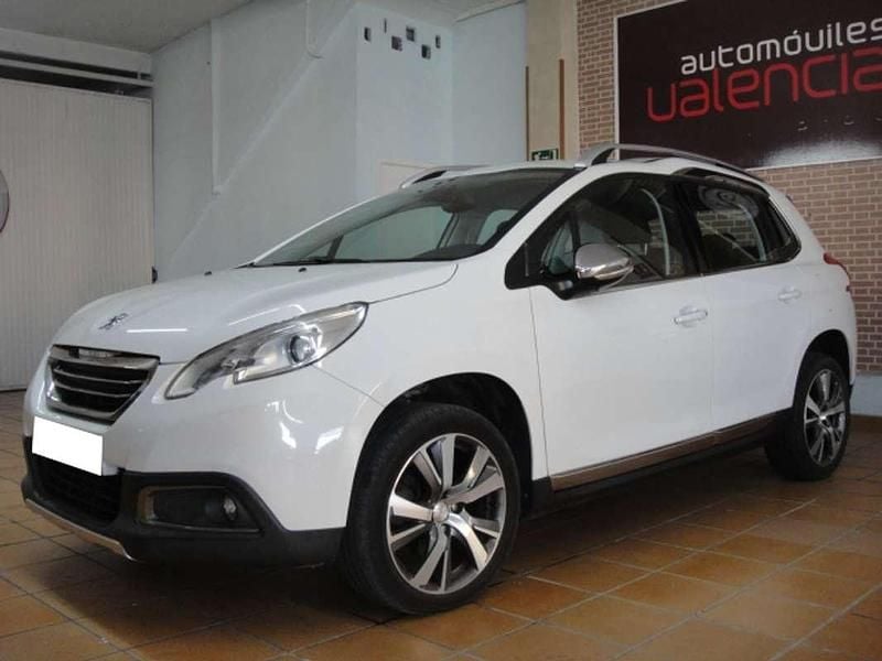 Usado Peugeot 2008 Allure 120 CV (88 kW) 2016 Blanco SUV