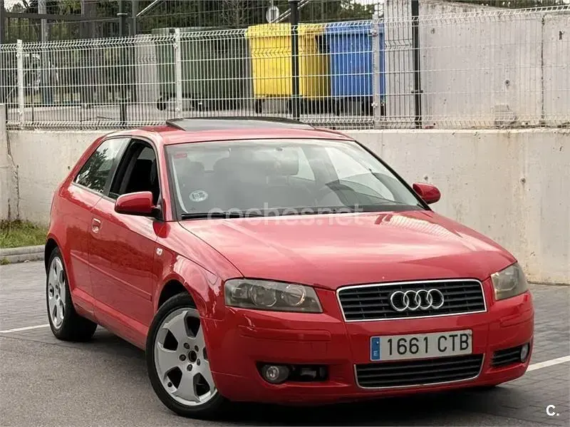 Usado Audi A3 Attraction 140 CV (102 kW) 2004 Rojo Utilitario