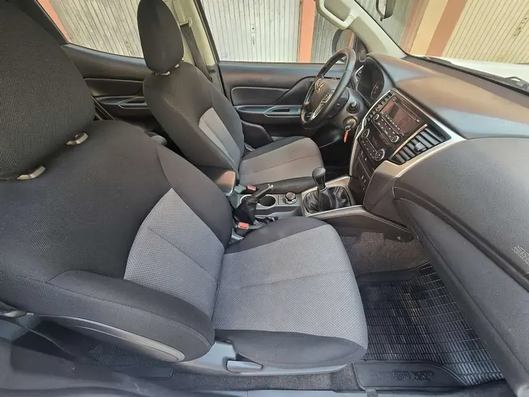 Usado Mitsubishi L200 150 CV (110 kW) 2021 Blanco Pickup/Camioneta