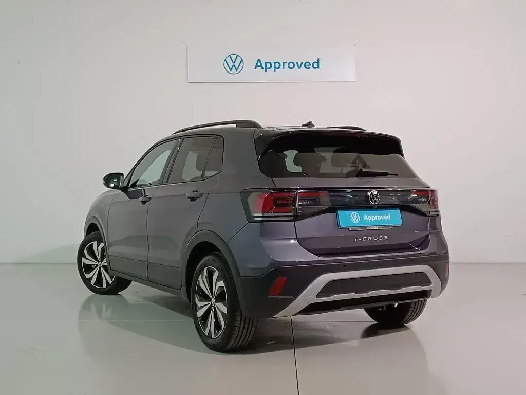 Usado VW T-Cross 116 CV (85 kW) 2024 Gris / plata SUV