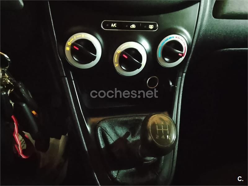 Usado Hyundai i10 Comfort 66 CV (48 kW) 2008 Negro Utilitario