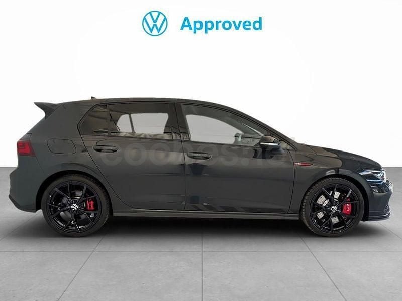 Usado VW Golf VIII GTI Clubsport 301 CV (221 kW) 2024 Gris / plata Berlina
