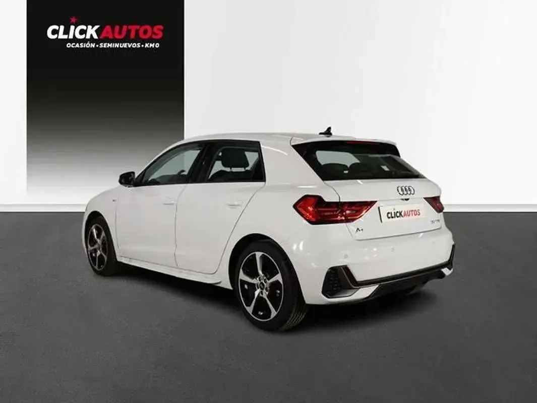 Usado Audi A1 Comfort 110 CV (80 kW) 2023 Blanco SUV
