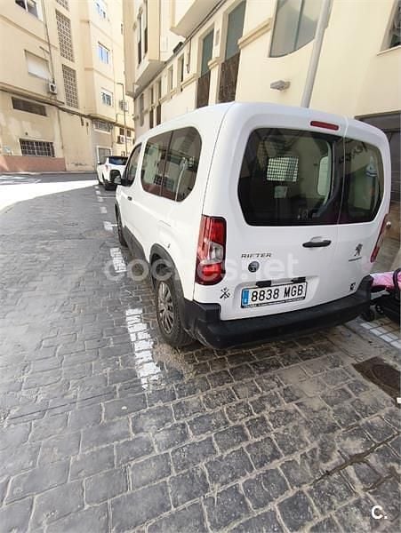 Usado Peugeot Rifter Allure 130 CV (95 kW) 2023 Blanco Monovolumen